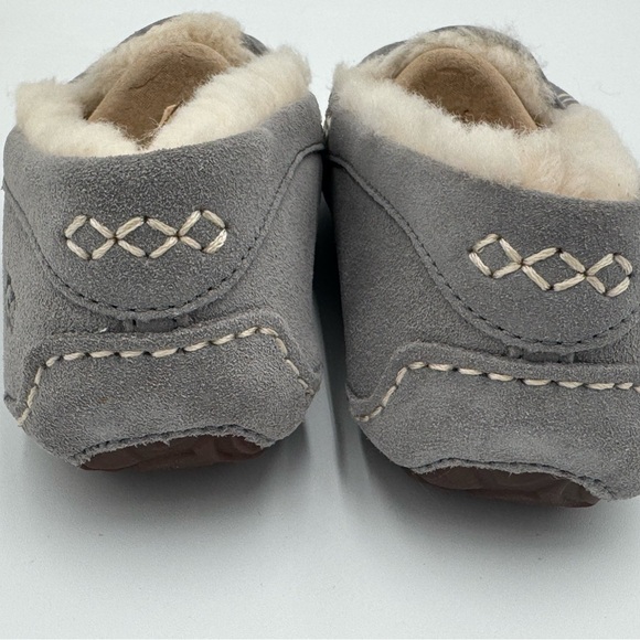 UGG Ansley Slippers Gray Suede Sheepskin Lined Moccasins | Size 6 | NEW IN BOX - Picture 6 of 7